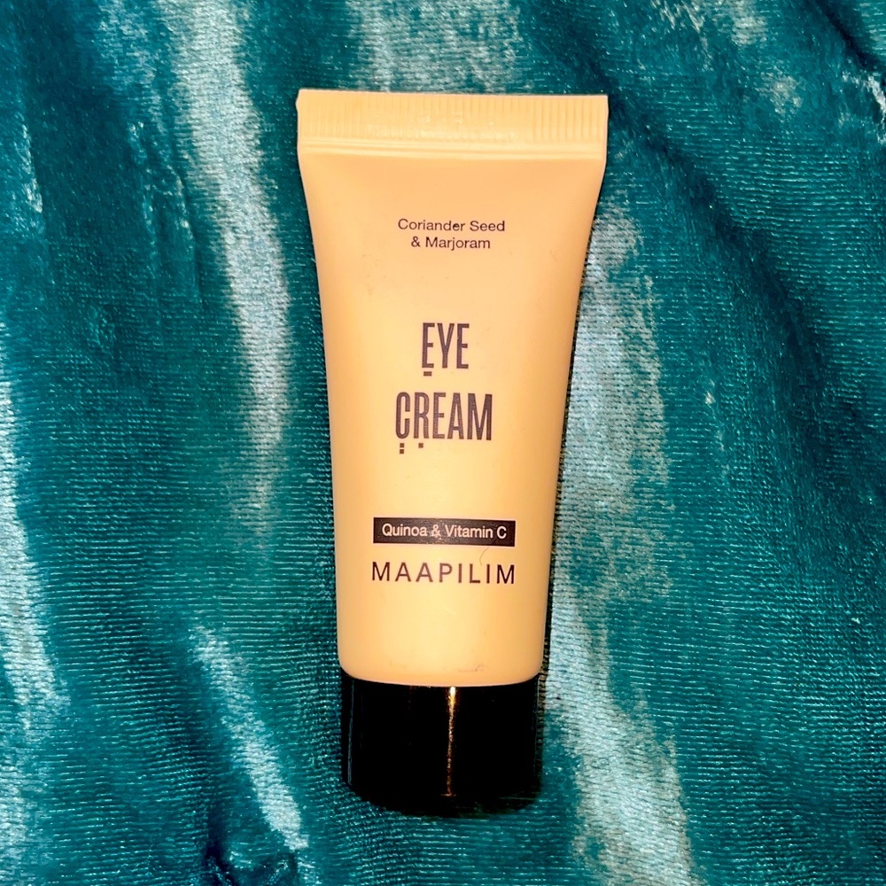 Eye Cream with Vitamin C and Quinoa Extract